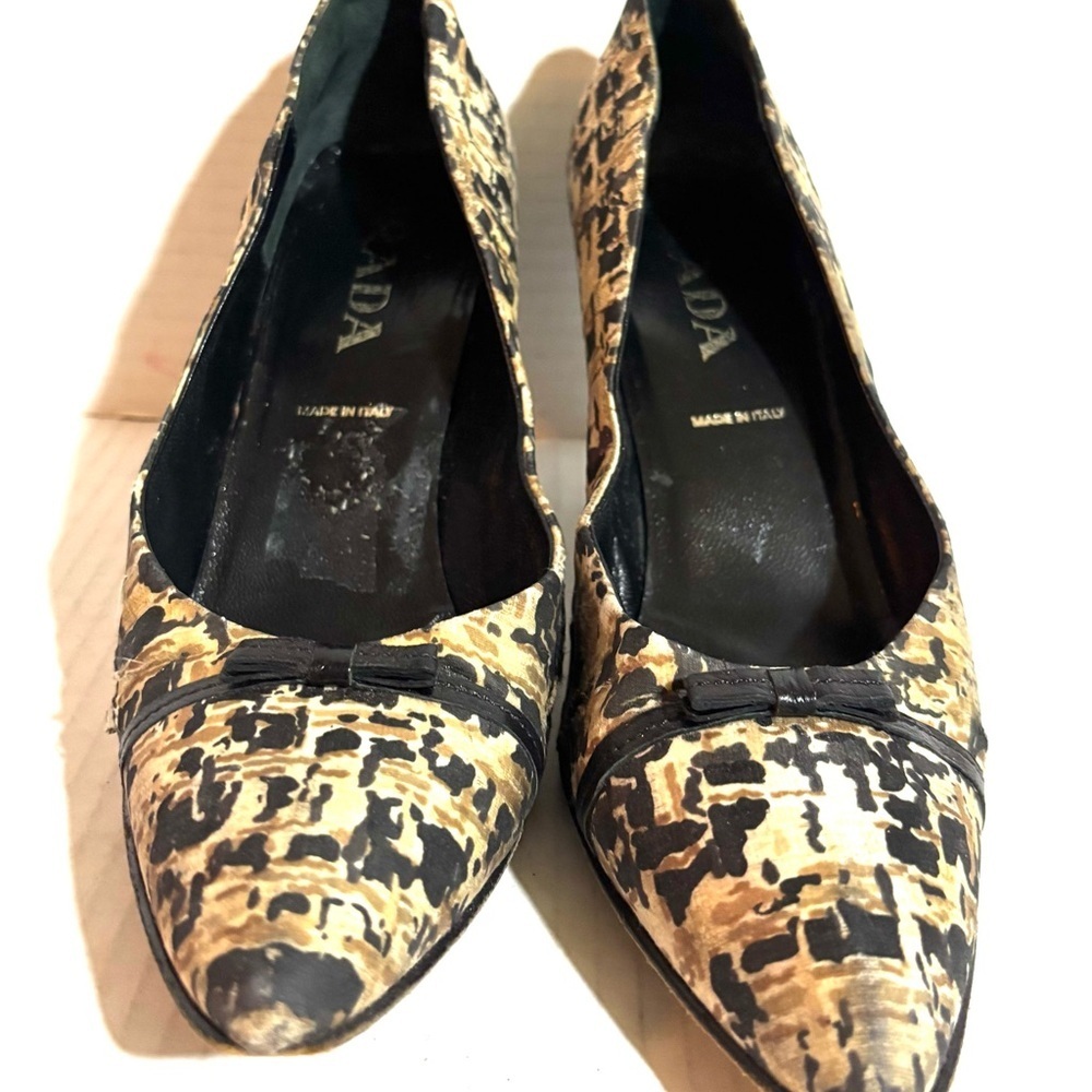 Prada Black and Tan Patterned Heels - Picture 8 of 8